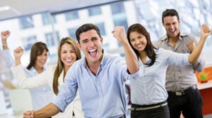 پاداش به کارمندان | عادات مدیران موفق